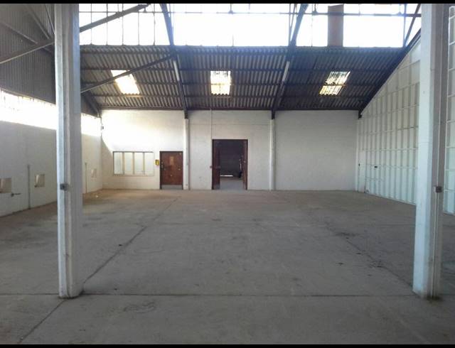 2,060M² FACTORY TO LET IN EPPING INDUSTRIAL